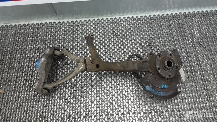 Ступица передняя левая Фольксваген Пассат Б5