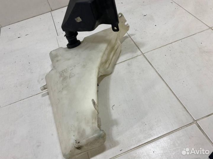 Бачок омывателя лобового стекла Audi A4 B8 (2007—2012)