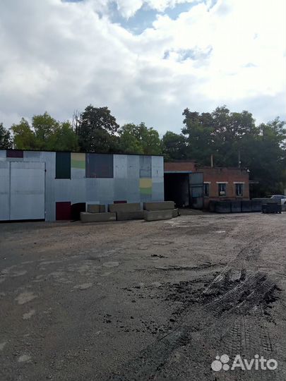 Услуга по перевалке и хранению грузов