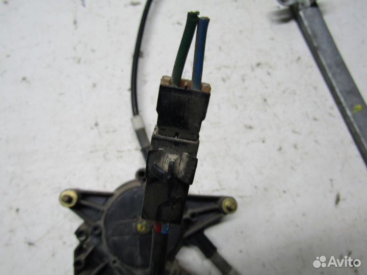 Стеклоподъемник электрический задней двери Прав