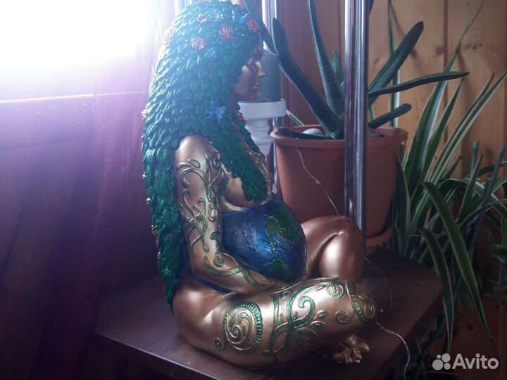 Гайя, Мать Земля статуэтка