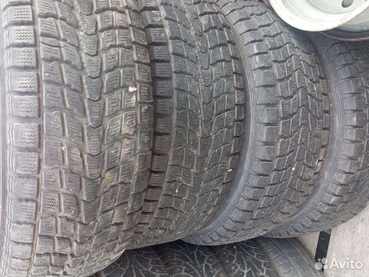 R16 Dunlop Grandtrek SJ6 265/70, PCD 6x139.7 DIA 120