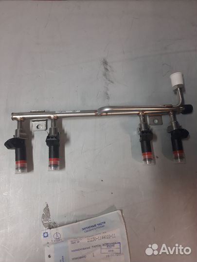 Топливная рампа в сборе с форсунками 2123 автэл