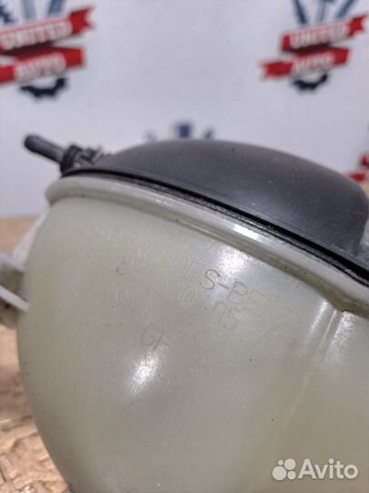 Бачок расширительный Mercedes C W204 OM651 2010