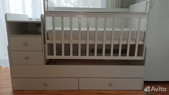 Кроватка-трансформер с маятником и пелен. комодом