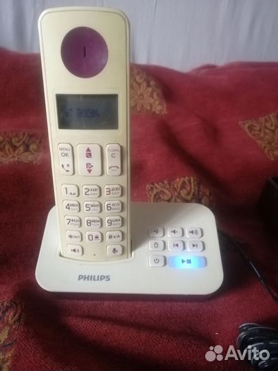 Телефон на подставке philips d205