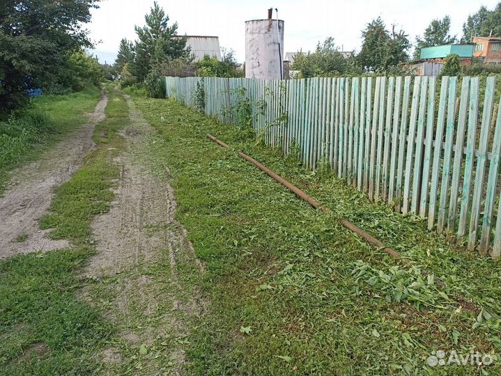 Покос травы триммером