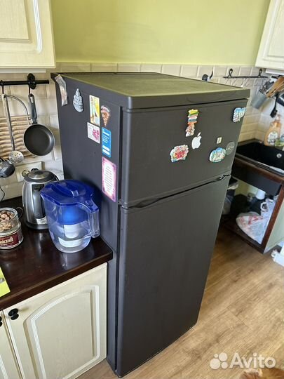Холодильник бу не большой черный