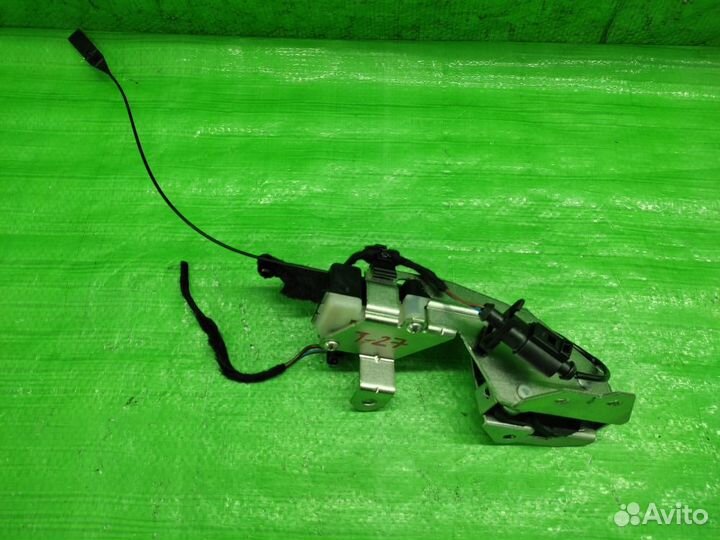 Замок стекла крышки багаж. Touareg/Cayenne 02-10