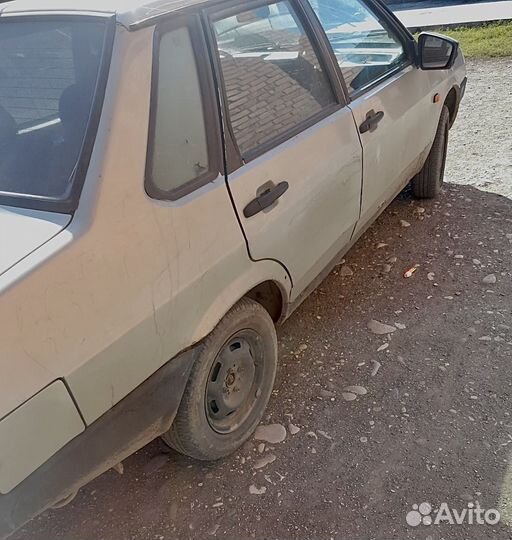 ВАЗ 21099 1.5 МТ, 2003, битый, 400 000 км