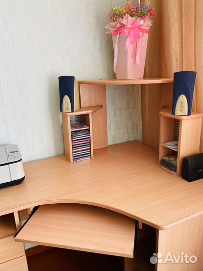 Компьютерный стол