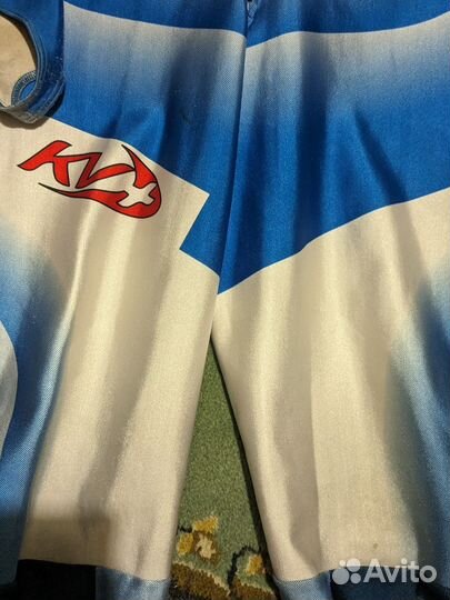 Горнолыжный спусковой комбинезон