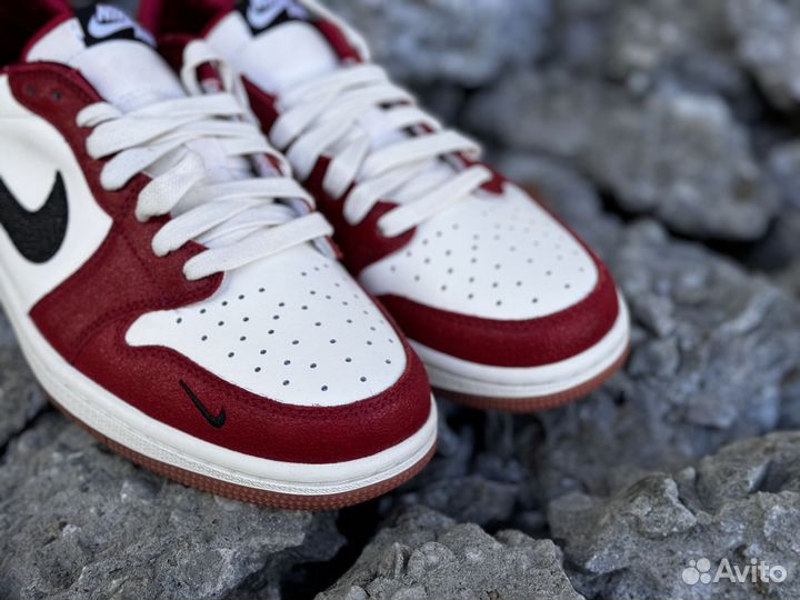 Кроссовки Nike Air Jordan 1 x UNC red Low