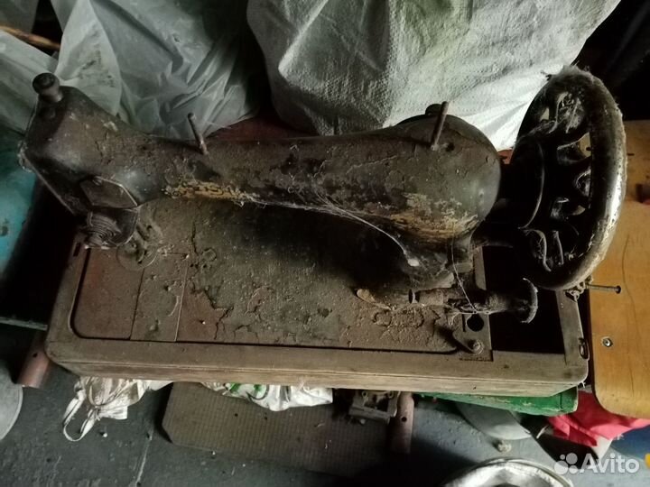 Швейная машинка зингер ручная