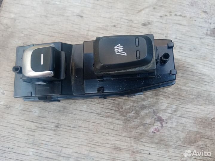 Кнопка стеклоподъемника на Киа Спортейдж 2018г