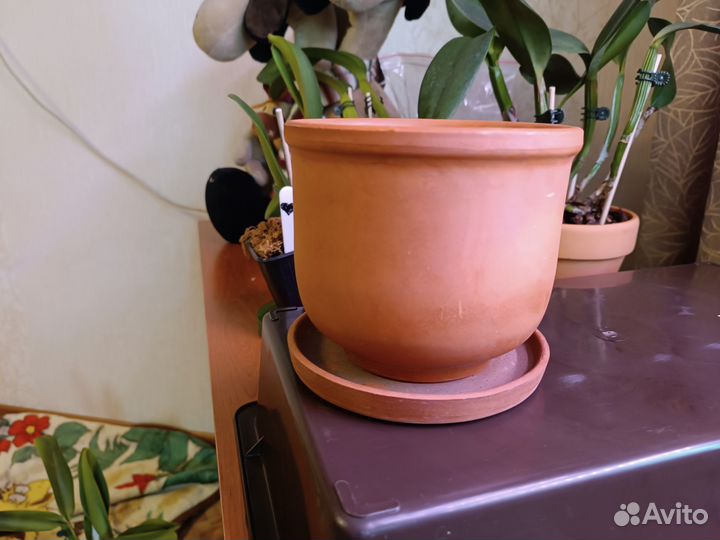 Горшочки и держатели для цветов