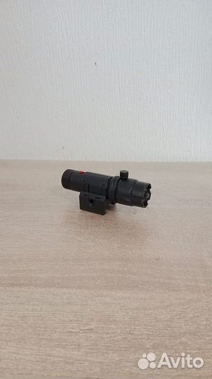 Пистолет на орбизах Glock-18