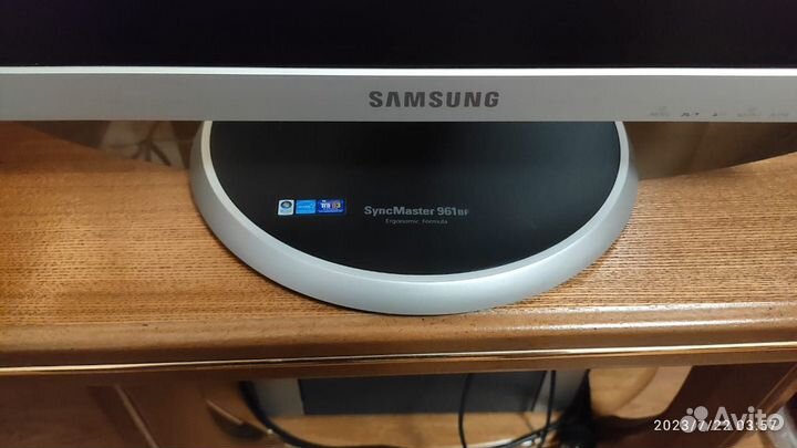 Монитор Samaung 19