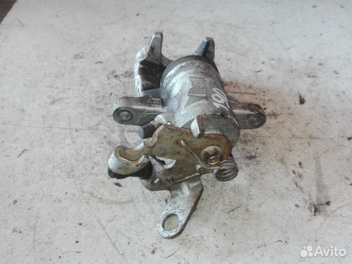 Суппорт задний левый Volkswagen Golf