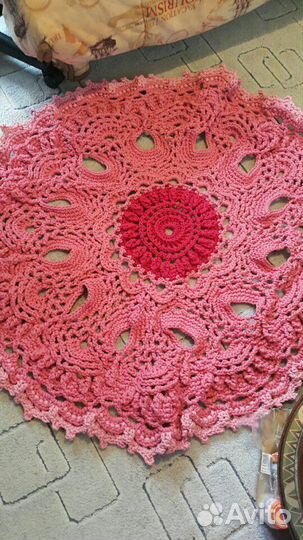 Ковер вязаный