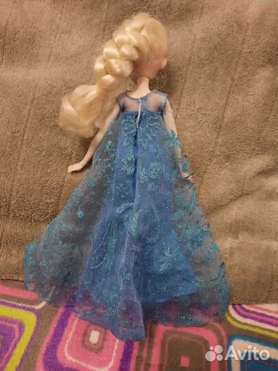 Кукла холодное сердце, поёт и светится платье