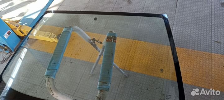 Б/у лобовое стекло LADA Kalina