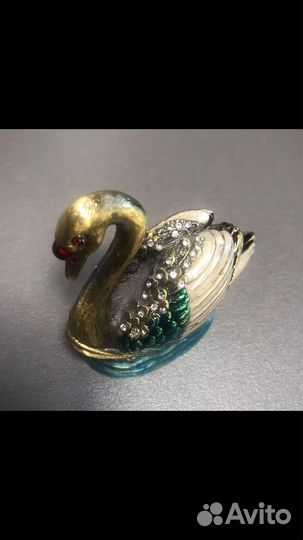 Статуэтка лебедь