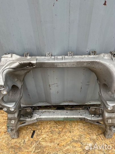 Подрамник передний Mercedes Glс W253