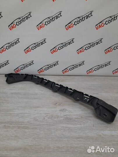 Направляющая бампера задняя левая Skoda Octavia A7