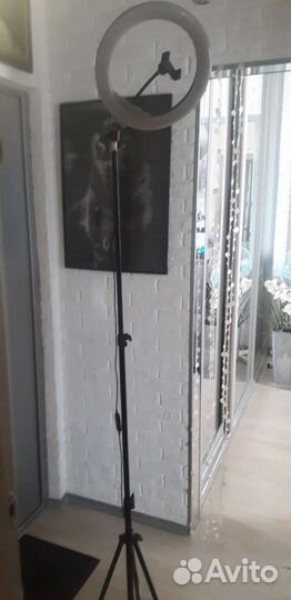 Штатив с лампой