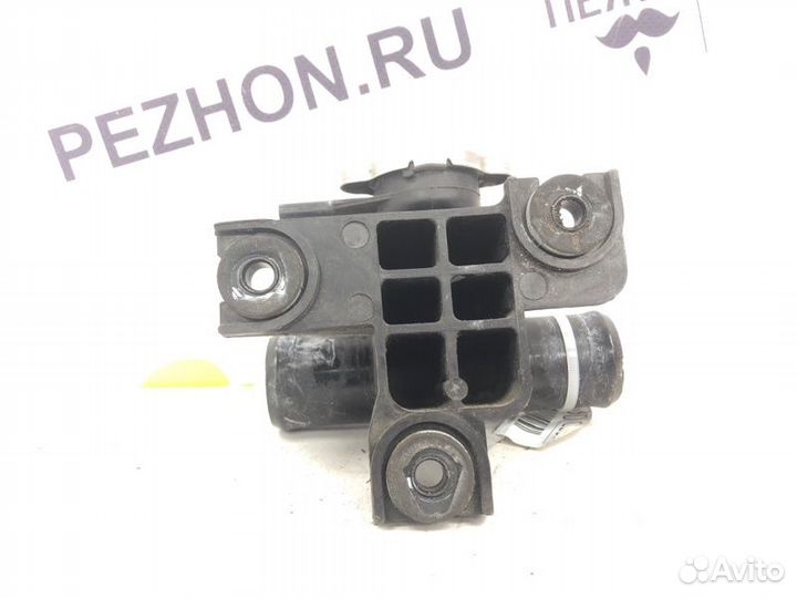 Тройник системы охлаждения Kia Soul хэтчбек 5 дв