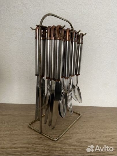 Набор столовых приборов на дачу