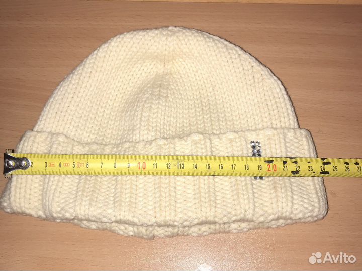 Шапка женская вязаная молочного цвета