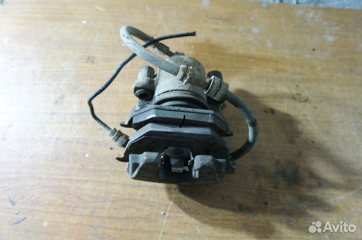 Суппорт передний правый Fabia 1999-2006