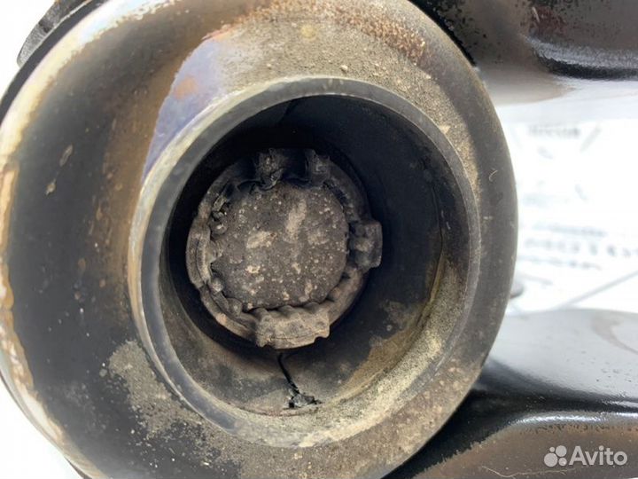 Рычаг передний левый нижний Volvo XC70 2008-2016