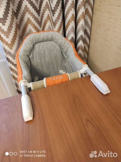 Подвесной стульчик для кормления