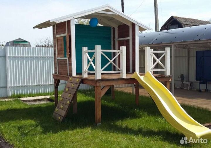 Детский игровой домик из дерева