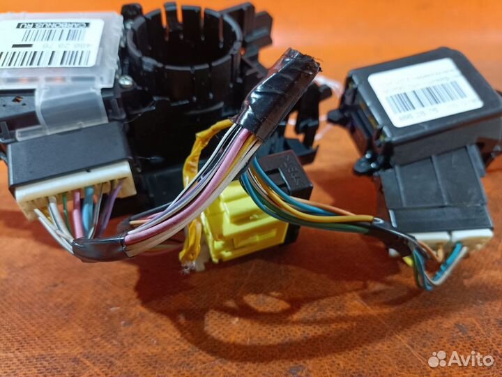 Блок подрулевых переключателей Toyota Vitz SCP90