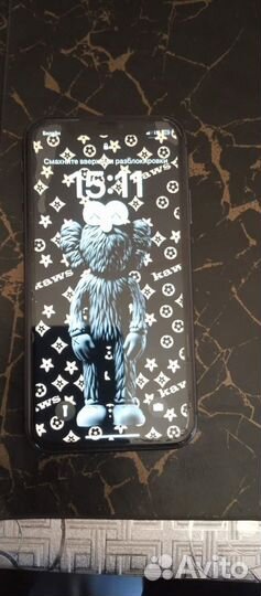 Телефон iPhone 11