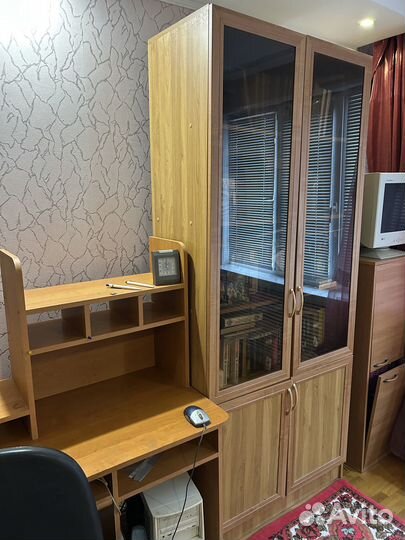 Продаю книжный шкаф