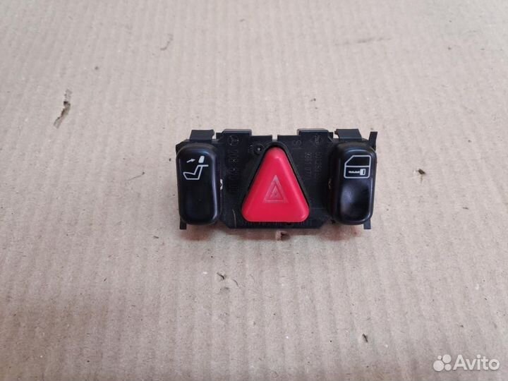 Кнопка аварийной сигнализации w210 E-class 611