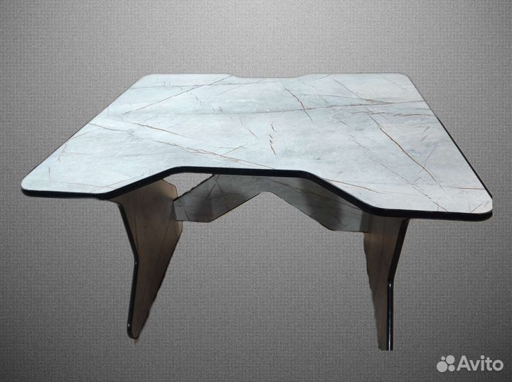 Геймерский компьютерный стол