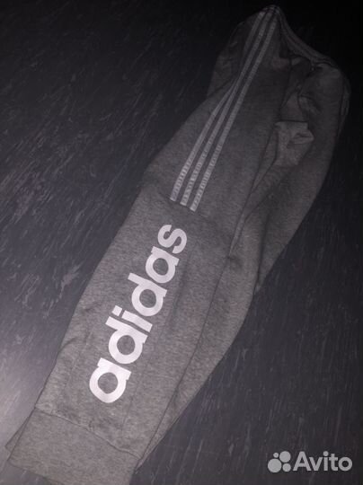 Спортивные штаны adidas