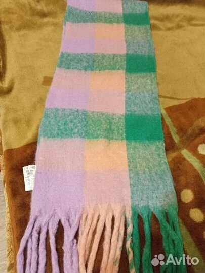 Новый. Комплект шапка, шарф