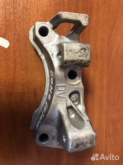 Peugeot partner tepee кронштейн двигателя