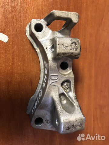 Peugeot partner tepee кронштейн двигателя