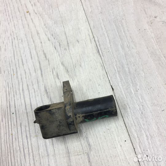 Датчик коленвала LADA xray