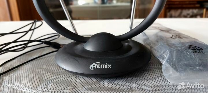 Активная комнатная антенна Ritmix RTA-111 AV