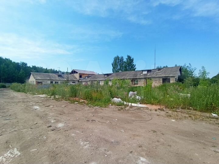 Продажа земельного участка с помещением 1000м2