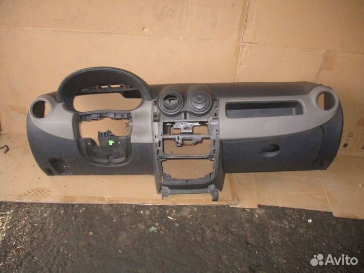 Торпедо Renault Logan 1